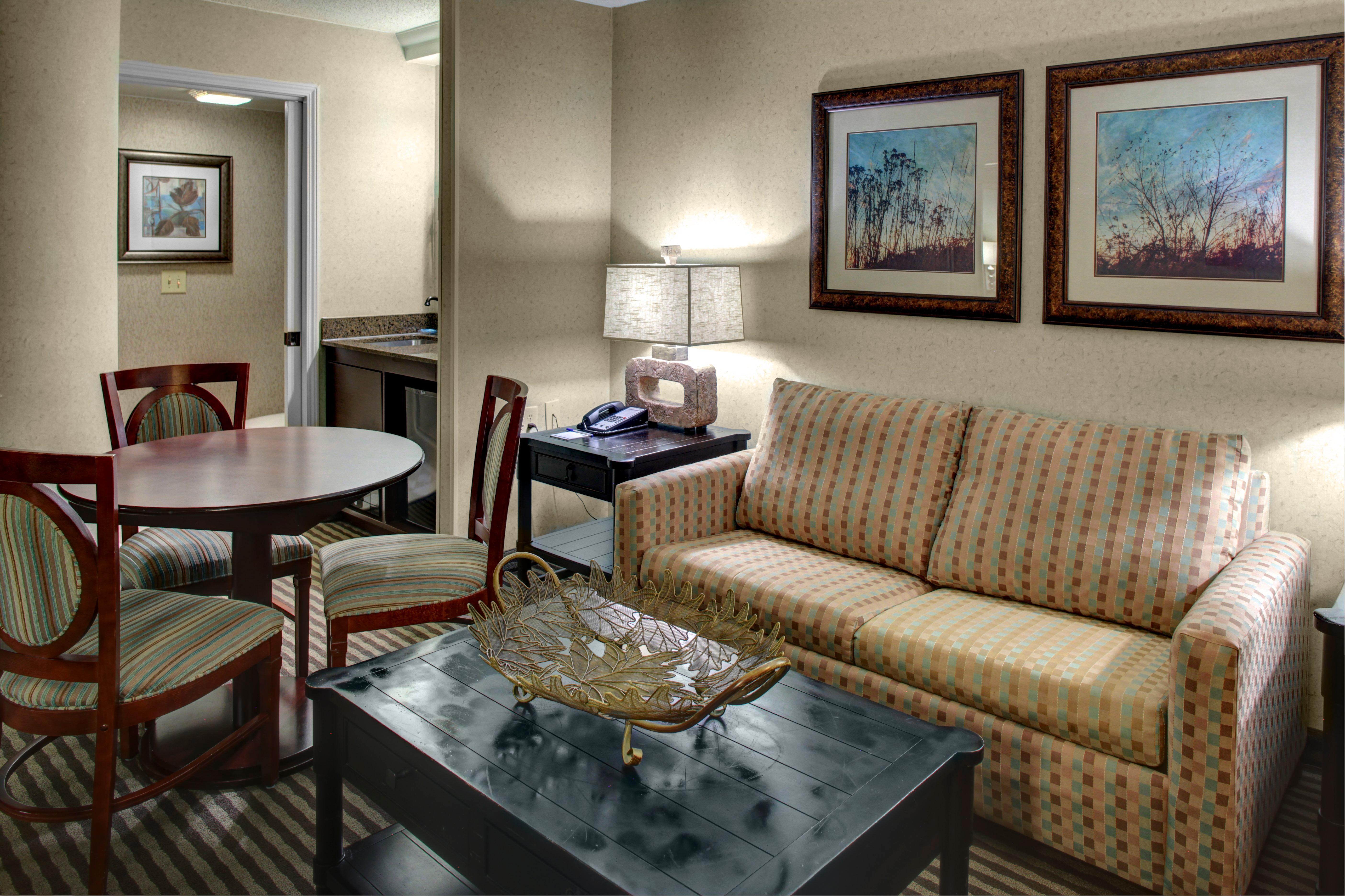 Holiday Inn Express Hotel & Suites Atlanta Buckhead, An Ihg Hotel Exterior photo