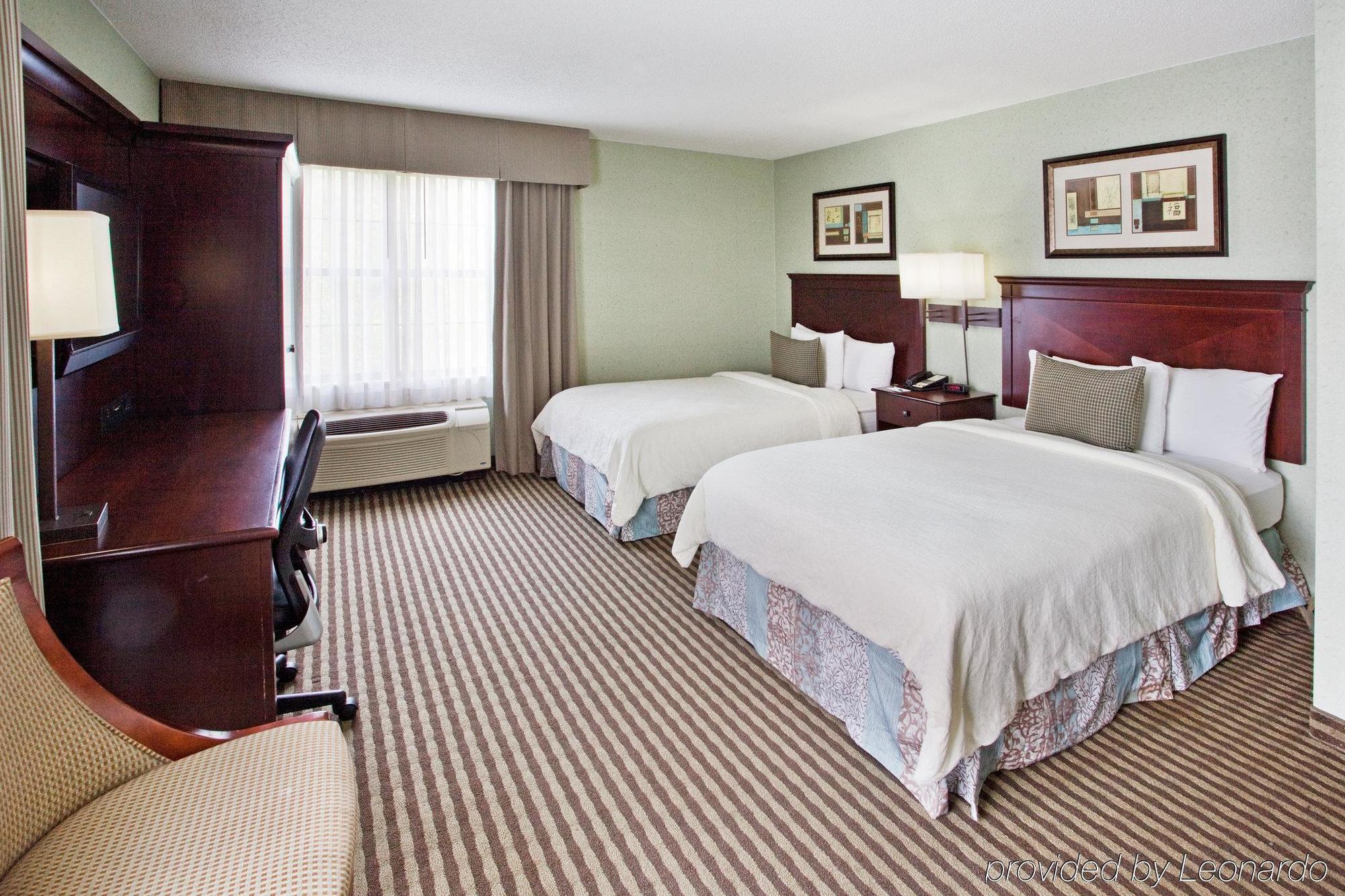 Holiday Inn Express Hotel & Suites Atlanta Buckhead, An Ihg Hotel Exterior photo